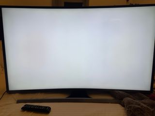 TV 55 Curva Plata/Negro, modelo ue48ju7500txxc