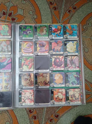 Juego de cartas Pokémon Staks casi completa