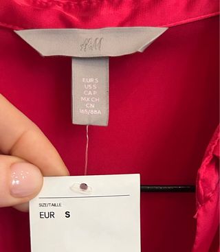 Blusa de H&M en color cereza. Talla S mujer