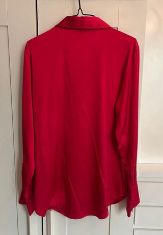 Blusa de H&M en color cereza. Talla S mujer