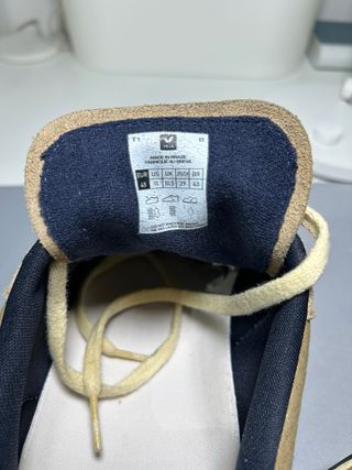 Tênis Veja Castanho e Preto