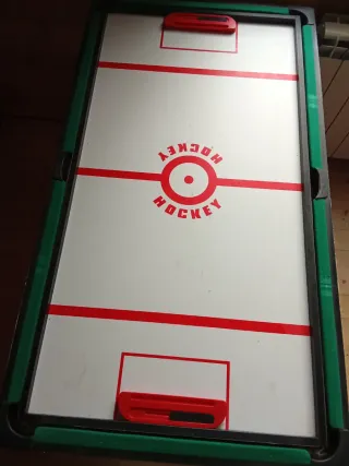 Futbolín con diferentes juegos billar, pin pon etc