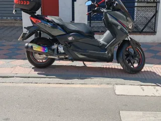 Yamaha XMAX 250cc Negra