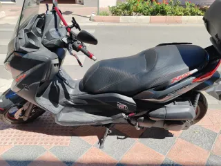 Yamaha XMAX 250cc Negra