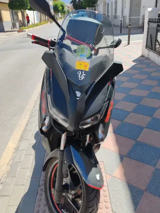 Yamaha XMAX 250cc Negra