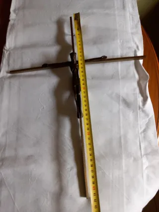 Crucifijo de pared antiguo