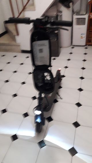 Patinete Eléctrico iScooter + Casco y Chaleco