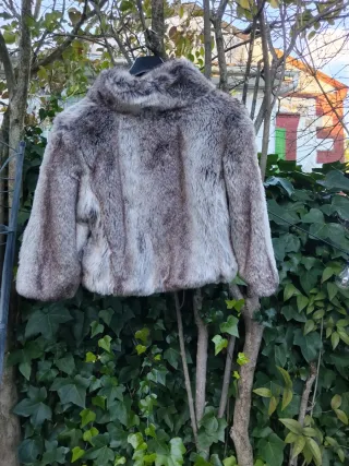 Chaquetita pelo sintético zorro