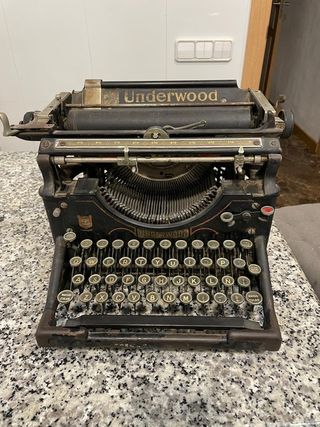 Máquina de escribir Underwood antigua