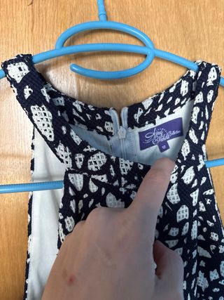 Vestido mujer cuello halter estampado.