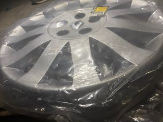 Lote 100 Tapacubos Renault originales