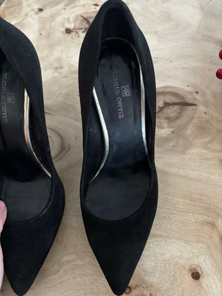Zapatos de salón Gloria Ortiz ante negro talla 35