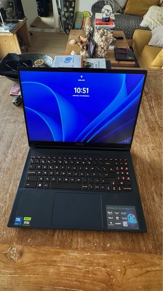 MSI Stealth 16 AI Studio Portátil