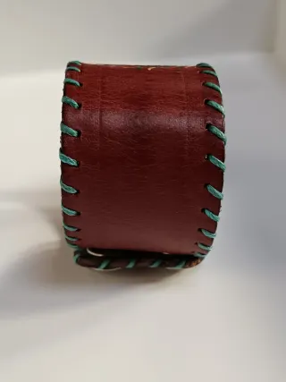 Bracciale in cuoio con disegno indiano