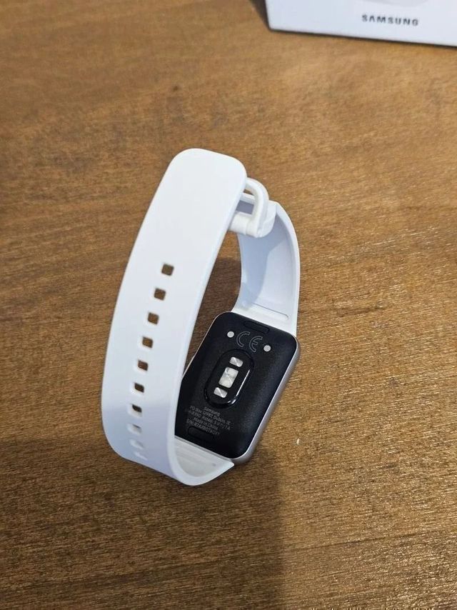 SAMSUNG GALAXY FIT 3 40MM GPS PLATA