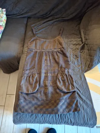 Vestito fantasia scritte e quadri