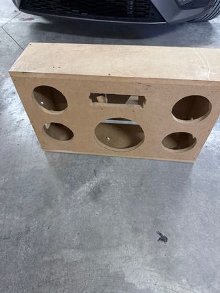 Cajón para equipo de música