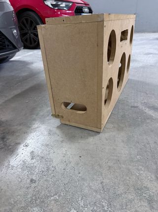 Cajón para equipo de música