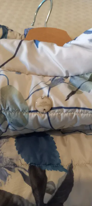 Giacca reversibile fantasie fiori blu e bianchi