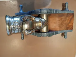 Cañón bombarda antigua