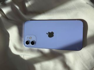 iPhone 12 64GB Morado