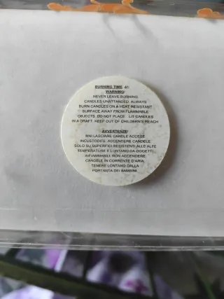 Tris candele galleggianti a forma di rosa