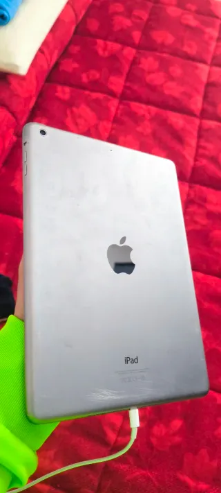 iPad Air 16 GB Wi-Fi Grigio/Argento