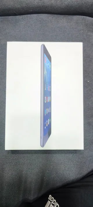 iPad Air 16 GB Wi-Fi Grigio/Argento