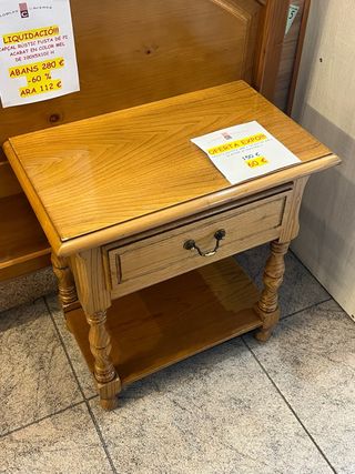 Mesita de noche madera rústica