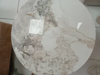 2 Tavoli da Salotto Rotondi in Marmo e Metallo