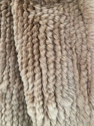 Chaqueta pelo rosa empolvado