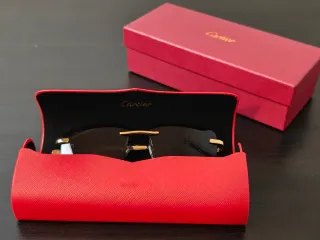 Óculos Cartier Pretos e Dourados