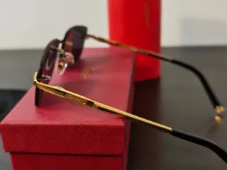 Óculos Cartier Pretos e Dourados