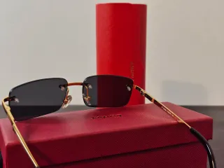 Óculos Cartier Pretos e Dourados