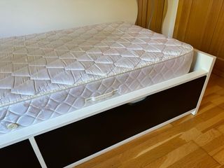 Cama con colchón y cajones. (O solo la cama)