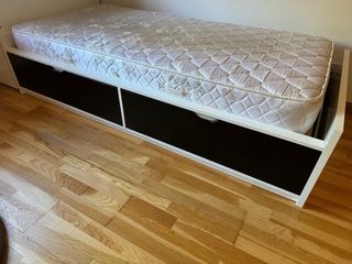 Cama con colchón y cajones. (O solo la cama)
