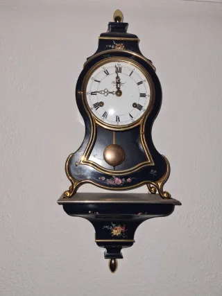 Reloj de Pared Neuchatelino Antiguo