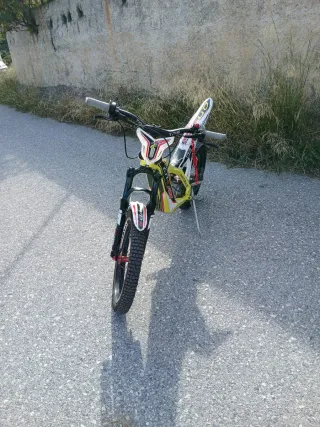 Moto niño TRS ONE Kids