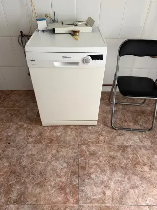 Lavavajillas y Frigorífico