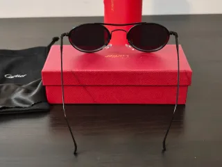 Óculos Cartier Pretos e Dourados