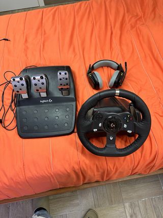 Logitech G920 Volante e Pedali + Cuffie