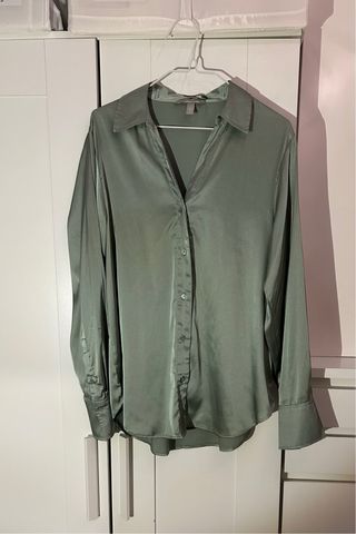 Blusa de H&M en color verde agua. Talla S mujer