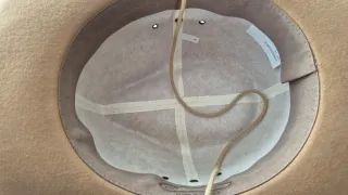 Sombrero estilo cowboy beige