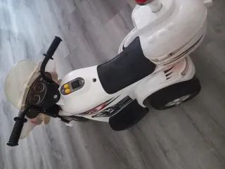 Moto de juguete a batería
