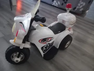 Moto de juguete a batería
