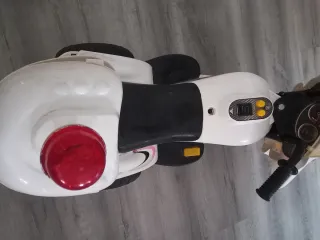 Moto de juguete a batería