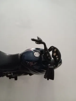 Moto de juguete Tiger