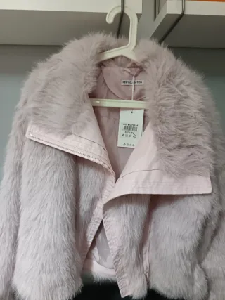 Chaquetón pelo rosa talla única.