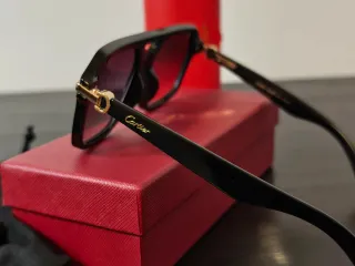 Óculos Cartier Preto e Dourado