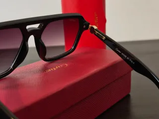 Óculos Cartier Preto e Dourado